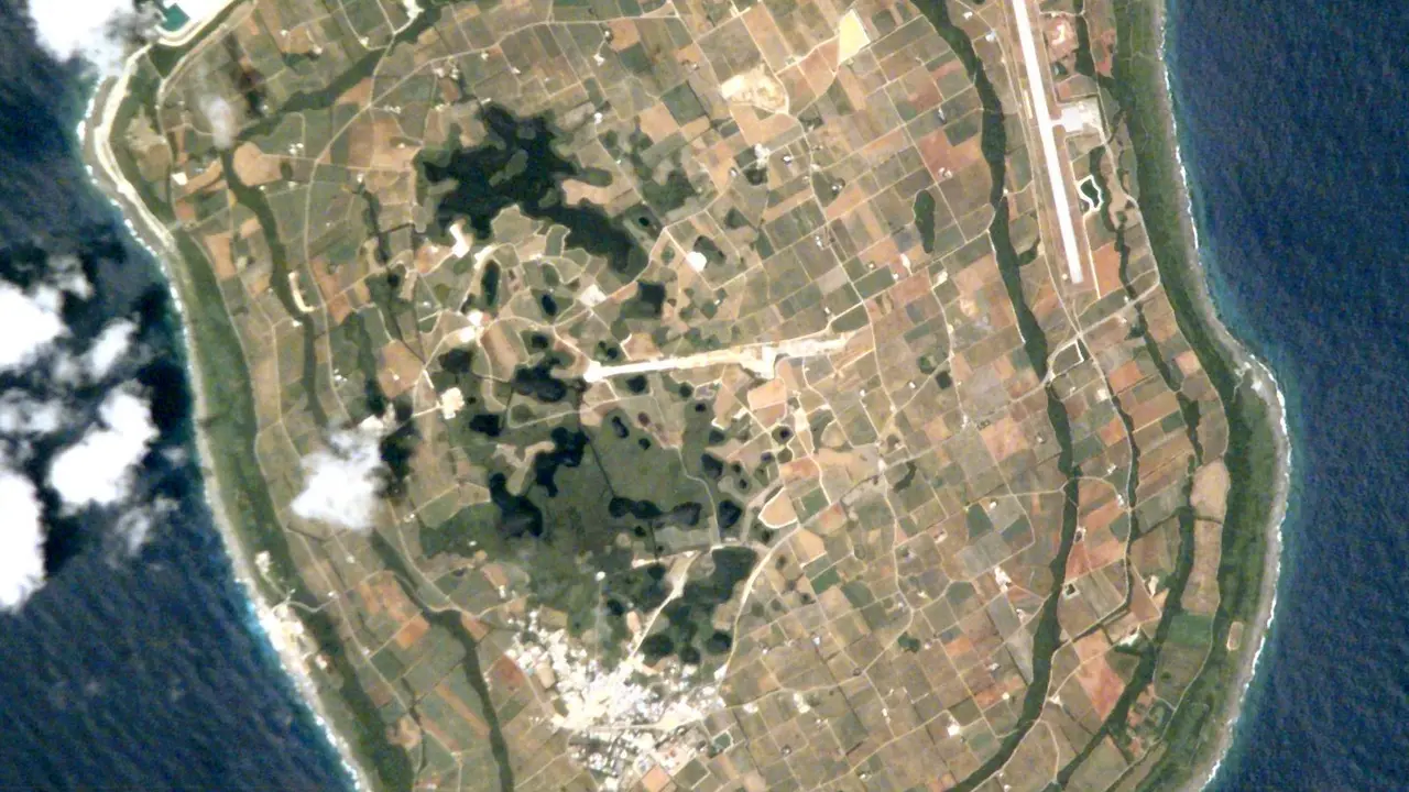 Pulau Minamidaitō-jima, Jepang. Photo by Wikimedia Commons (NASA Johnson Space Center)
