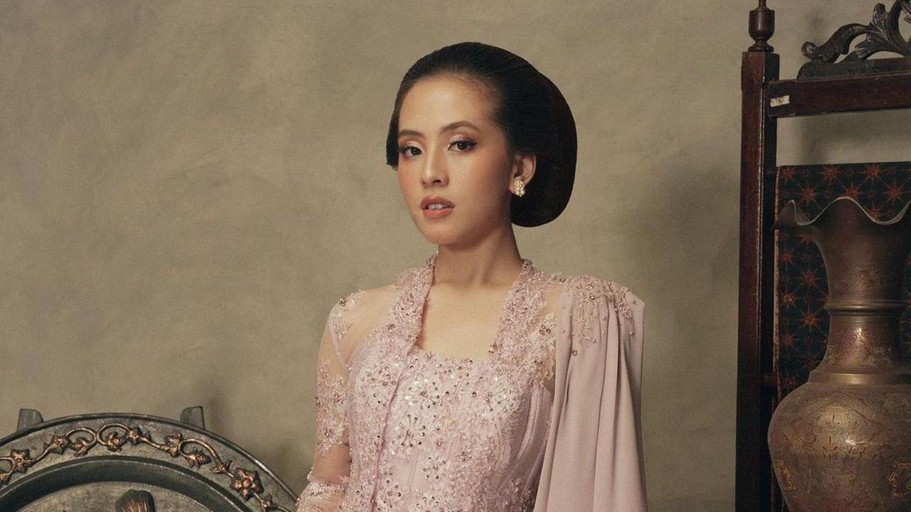<b>Kebaya Tradisional</b>
