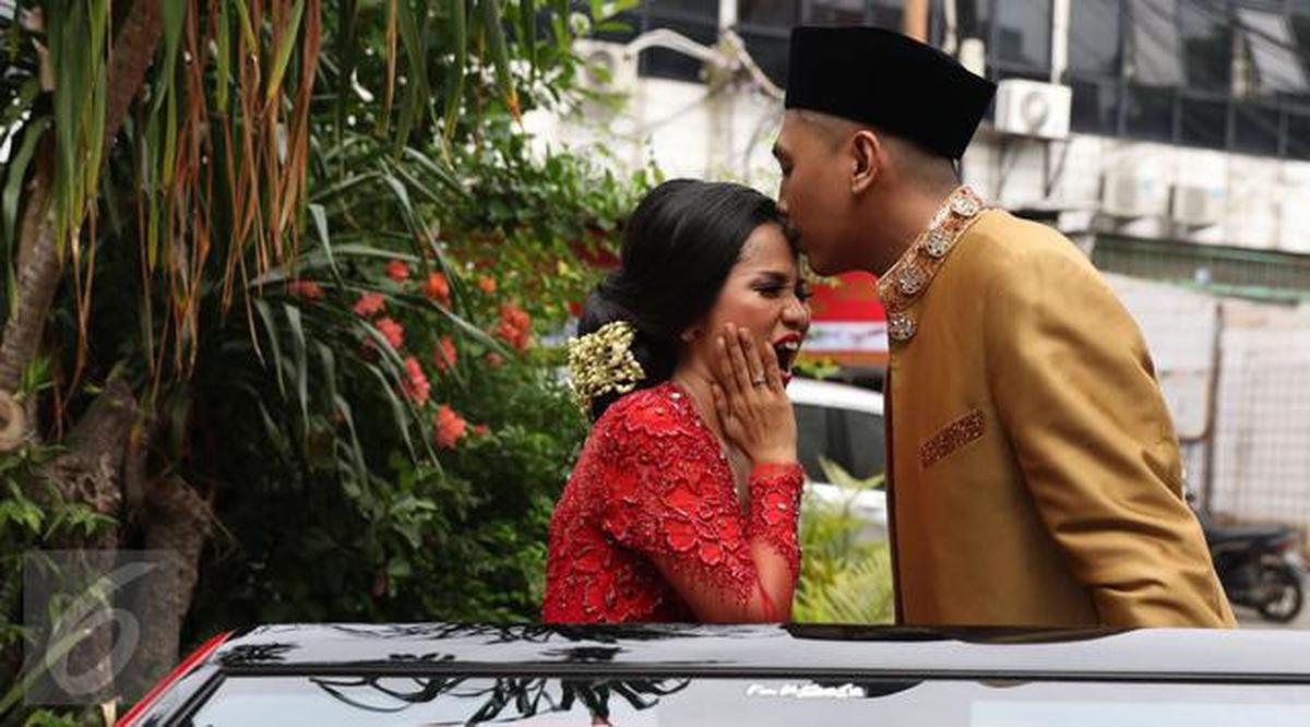 12 Artis yang Menikah di KUA, Terbaru Reza SMASH