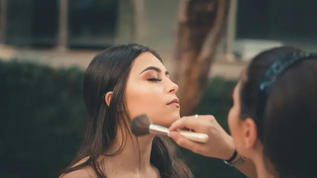Ini Kunci Makeup Flawless Praktis yang Bisa Buat Wajah Tampak Segar Natural