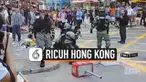 Seorang polisi menembak dada seorang demonstran saat melakukan aksi di jalanan Hong Kong. Aksi demonstrasi warga Hong Kong terus terjadi hingga saat ini.
