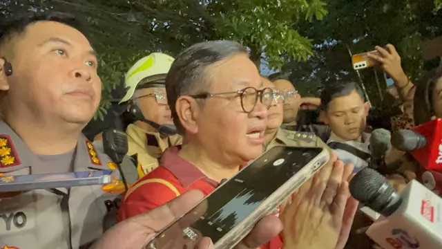 Gubernur DKI Jakarta Pramono Anung usai meninjau gedung Terra Drone, Jakarta.