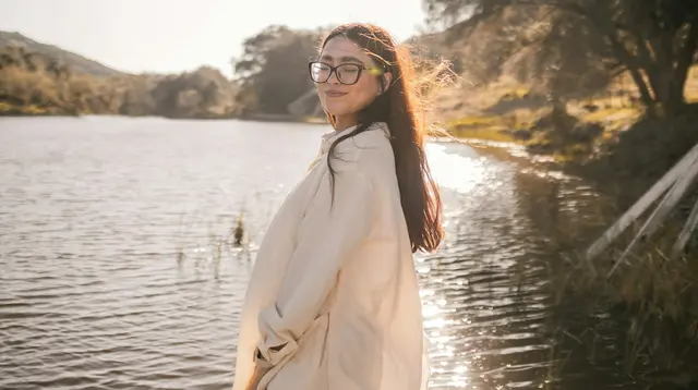 7 Warna Pakaian yang Identik dengan Introvert Menurut Psikologi, Bukan Sekedar Selera