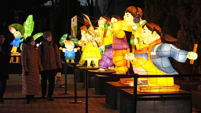 Kilau Cahaya Festival Lentera Jelang Tahun kelinci di Korea Selatan