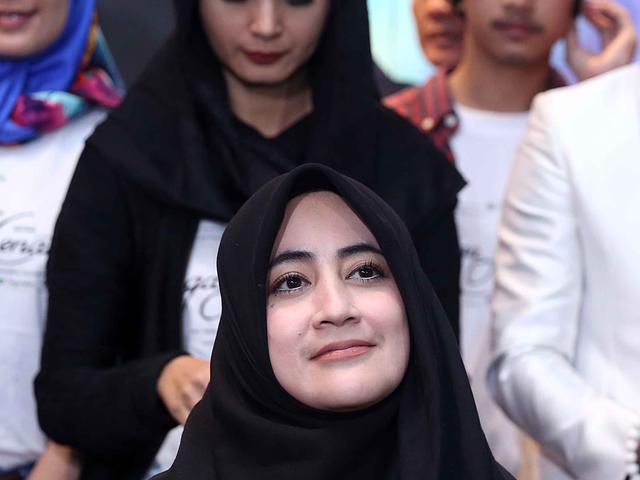 Gosip Nikah Dengan Sunu Umi Pipik Menghilang Dari Pengajian Showbiz Liputan6 Com