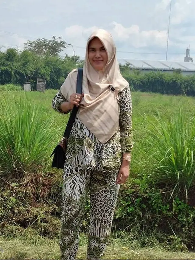 6 Potret Nana Mahliana, Istri Clift Sangra yang Telah 12 Tahun Bersama