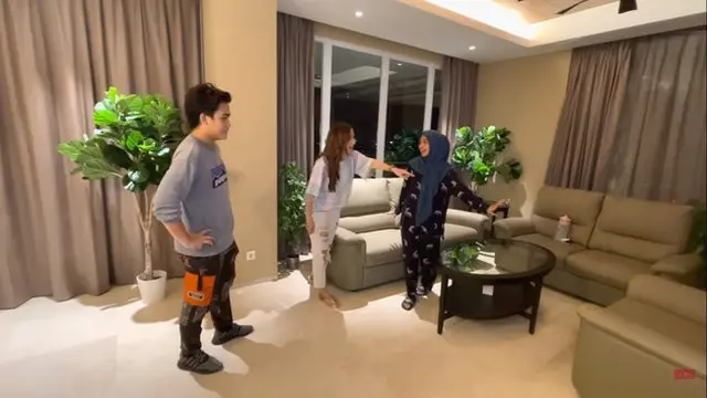 Rumahnya Direnovasi, Ini 7 Potret Apartemen Baru Teuku Ryan dan Ria Ricis