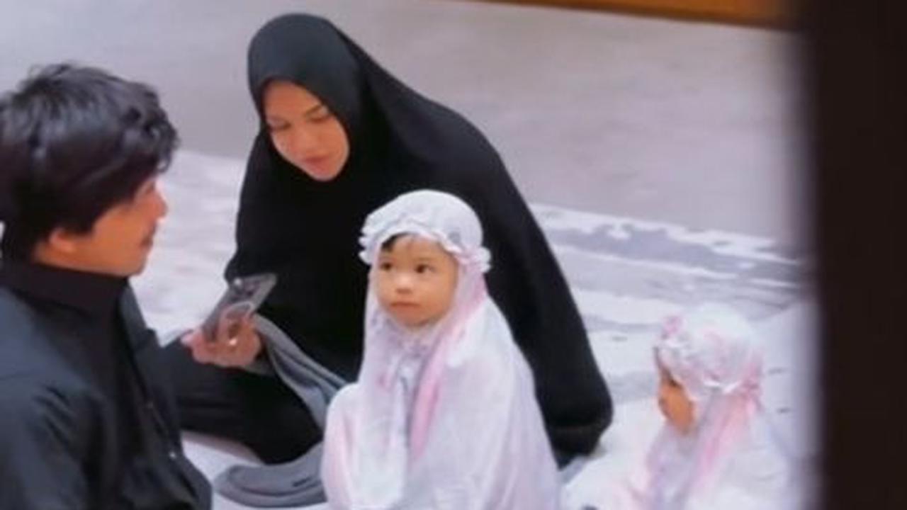 Meskipun banyak komentar negatif yang masuk, Atta dan Aurel memilih untuk tidak menanggapi.&nbsp;
