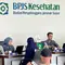 Sejumlah peserta BPJS Kesehatan saat mengurus administrasi di kantor pelayanan BPJS Kesehatan cabang Kota Depok. (Liputan6.com/Dicky Agung Prihanto)
