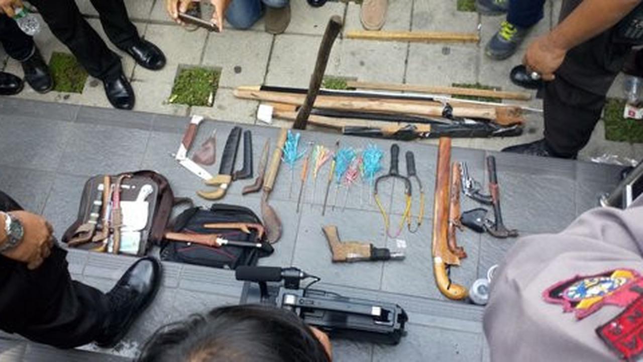 Peserta kongres HMI kedapatan bawa keris, golok hingga pistol