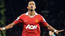 Selebrasi khas winger Manchester United Nani seusai menjebol gawang Stoke City dalam lanjutan EPL di  Old Trafford, 4 Januari 2011. MU unggul 2-1. AFP PHOTO / ANDREW YATES