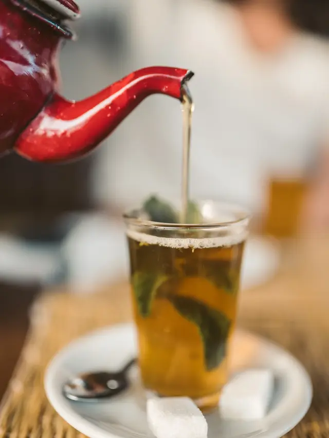 ilustrasi minuman yang bisa membantu mengatasi sakit rematik/Taryn Elliott/pexels