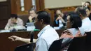 Mantan Mendagri Gamawan Fauzi memberi kesaksian pada sidang lanjutan dugaan korupsi proyek e-KTP dengan terdakwa, Setya Novanto di Pengadilan Tipikor, Jakarta, Senin (29/1). Sidang mendengar keterangan saksi. (Liputan6.com/Helmi Fithriansyah)