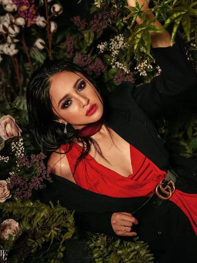 Gaya Marshanda Pemotretan Bertema Artsy (sumber: instagram/marshanda99)