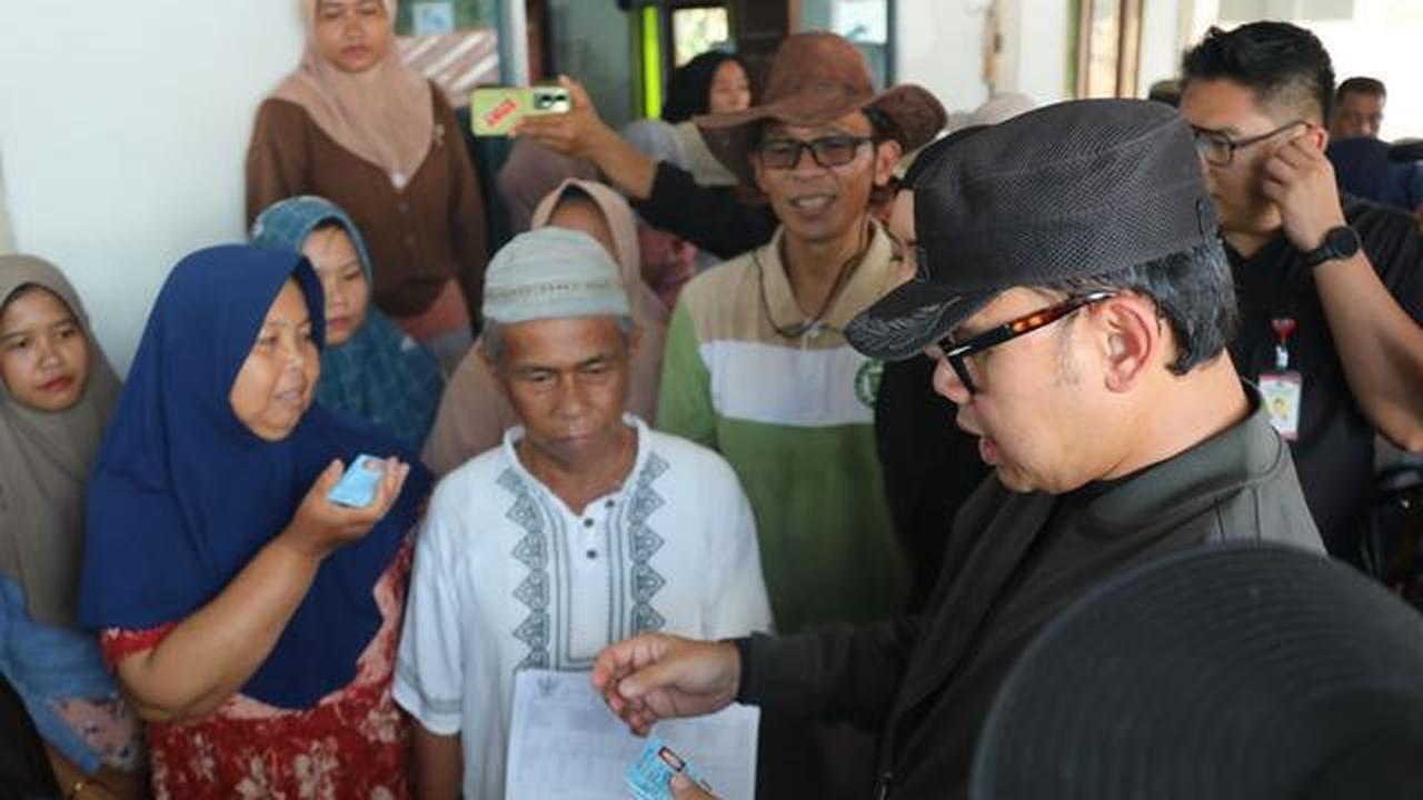 Kunjungi Padang Pariaman, Wamendagri Bima Arya Berikan Bantuan Logistik dan Kerahkan Dukcapil