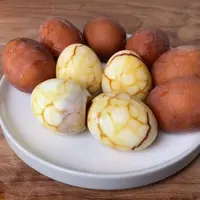 Pakai 1 Bahan, Ini Cara Bikin Telur Pindang Batik Biar Makin Cokelat dan Cantik (TikTok/@fajarlele)