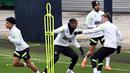 Para pemain Manchester City menjalani sesi latihan tim di tempat latihan Manchester City di Manchester, Inggris, 21 Februari 2023. Manchester City akan menghadapi RB Leipzig pada pertandingan sepak bola babak 16 besar Liga Champions. (Paul ELLIS/AFP)
