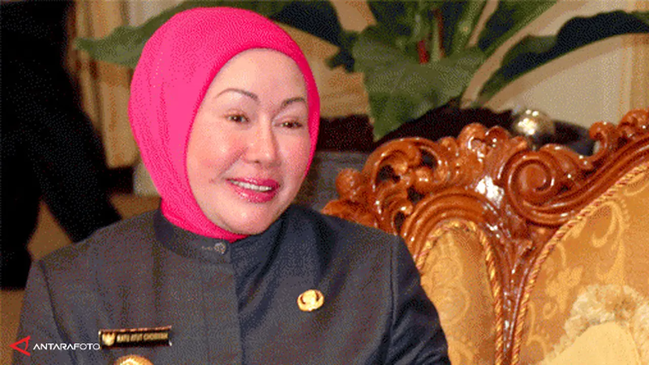 ratu-atut-130724b.jpg