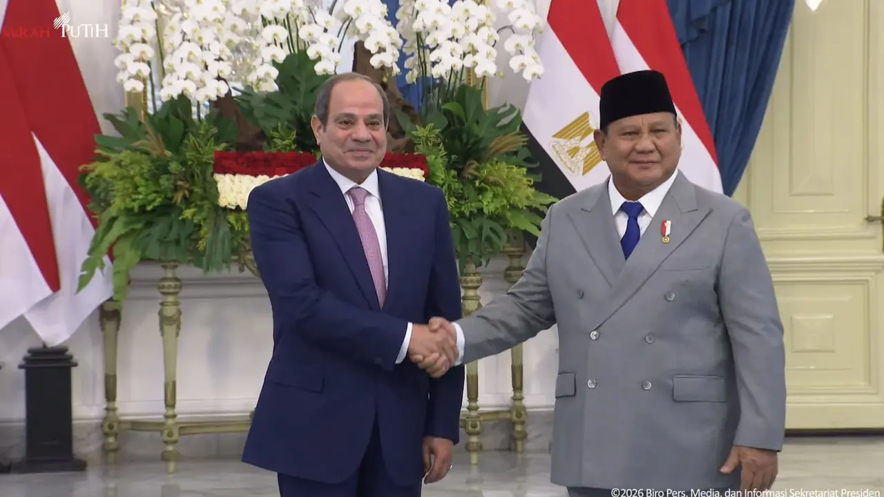 Presiden Prabowo Subianto bersama residen Mesir Abdel Fattah el-Sisi di Istana Merdeka.