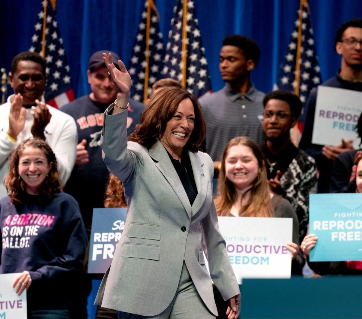Sebelum pengumuman ini, Biden telah meraih 3.896 delegasi, jumlah yang jauh melebihi batas yang dibutuhkan untuk mengamankan nominasi partai. Namun, keputusan Biden untuk mundur dan mendukung Harris tidak serta merta mendapatkan dukungan penuh dari seluru