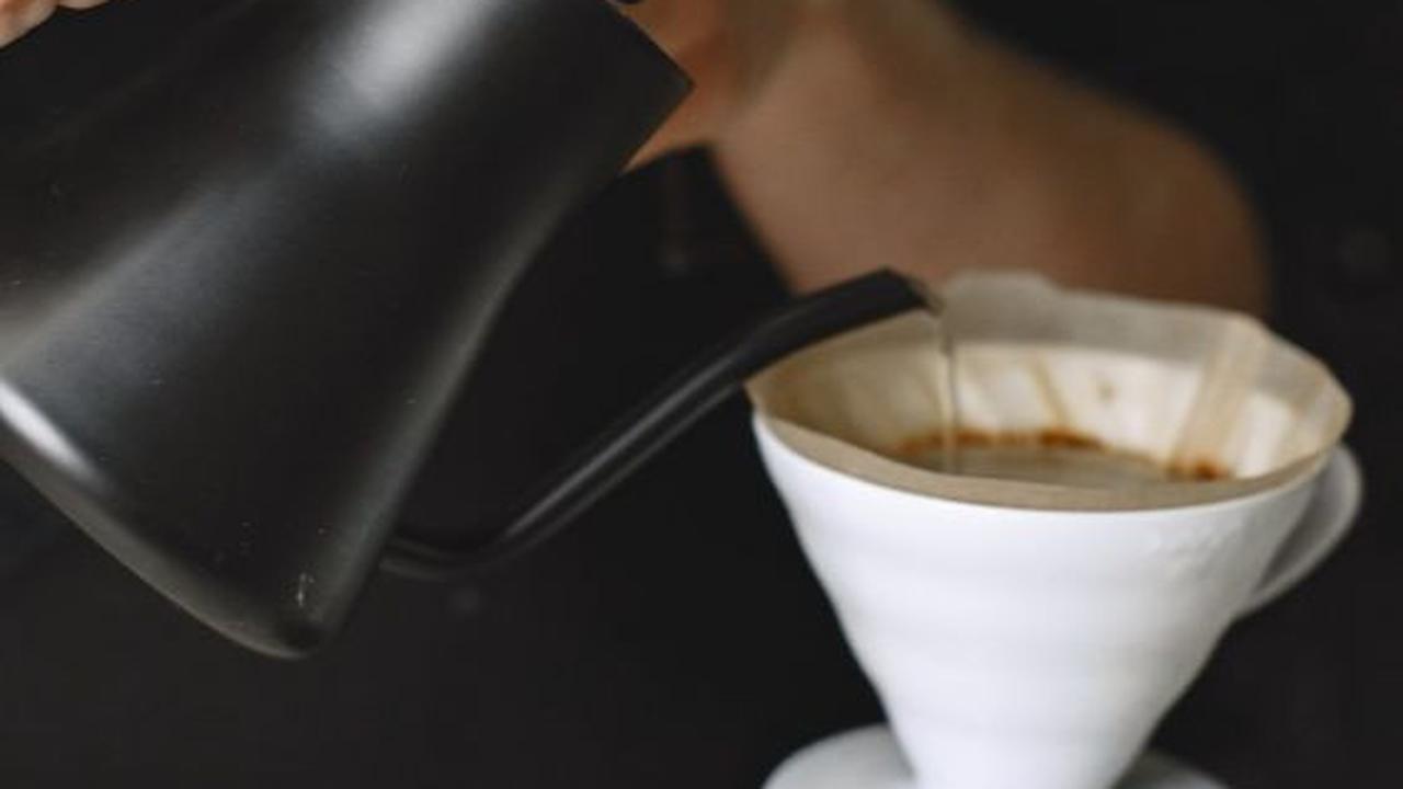 <b>7. Minuman yang Mengandung Kalori Tinggi</b>