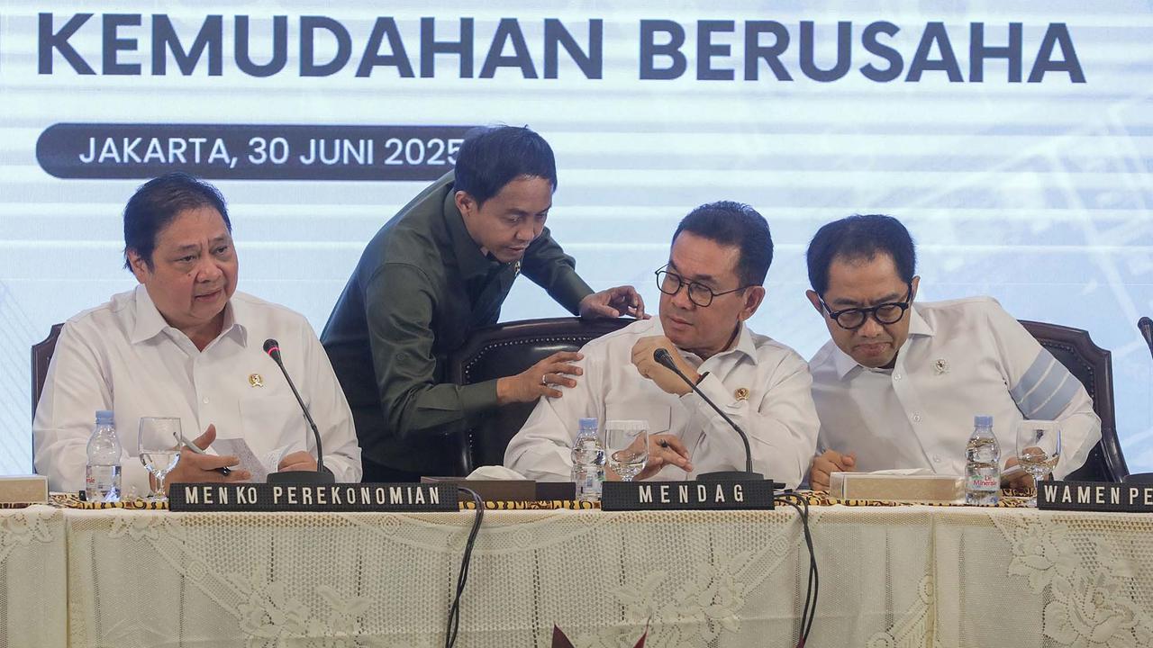 FOTO: Pemerintah Longgarkan Impor 10 Komoditas, Dari Produk Kehutanan hingga Alas Kaki