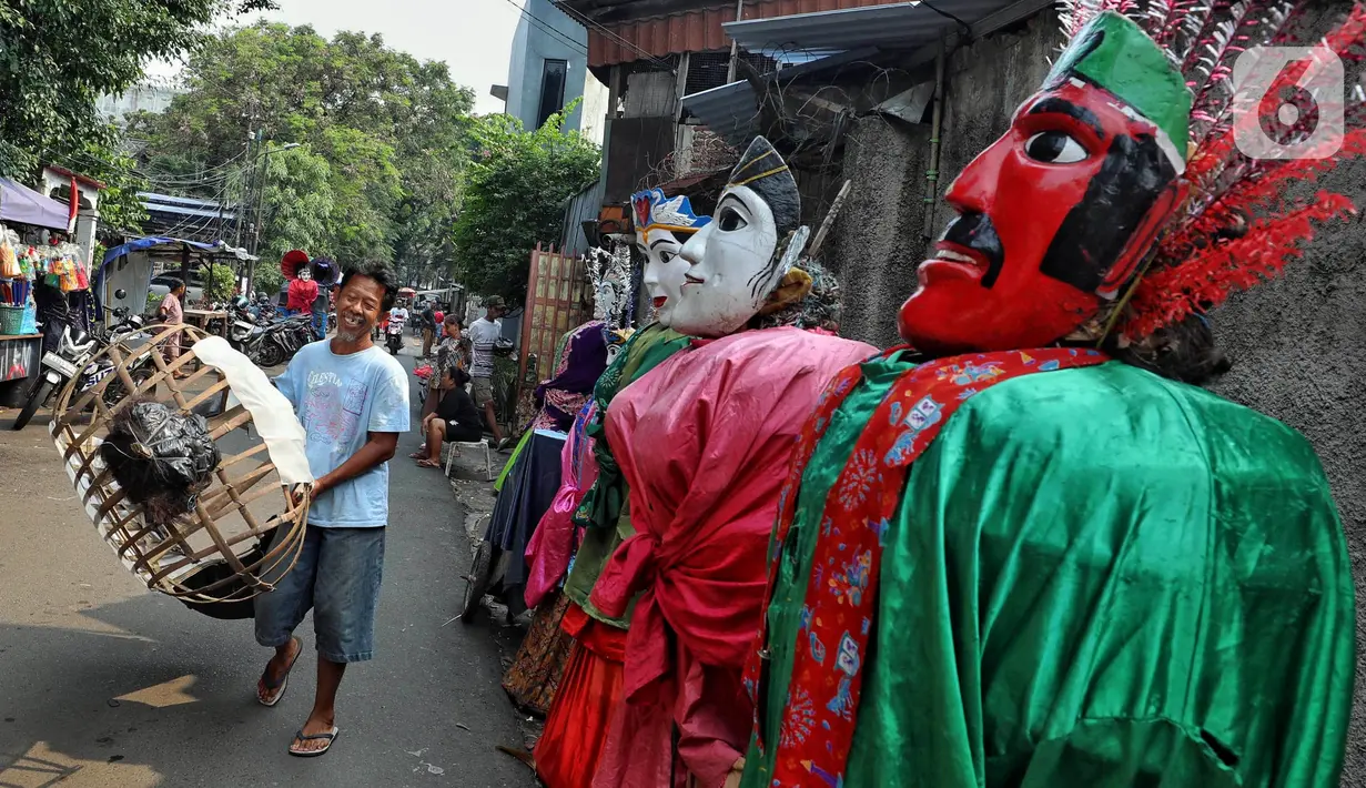 Bahkan, ke depannya, Pramono Anung juga akan membuat regulasi untuk membantu pelaku kesenian ondel-ondel supaya bisa tetap mempertahankan salah satu kebudayaan Betawi tersebut. (Liputan6.com/Angga Yuniar)