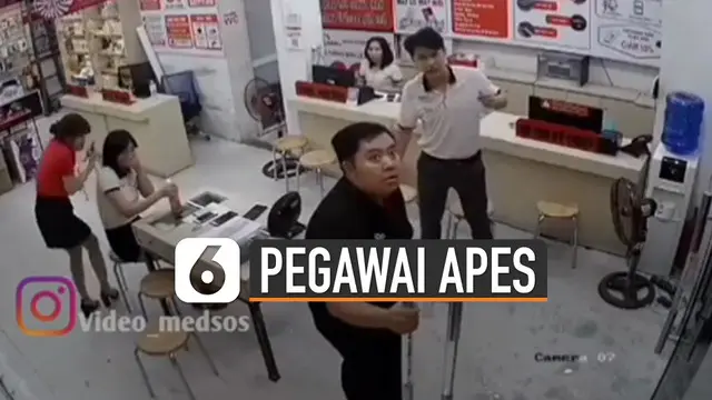 VIDEO: Apes, Tutup Pintu Kaca Tiba-Tiba Pecah, Ekspresi Pegawai Toko ini