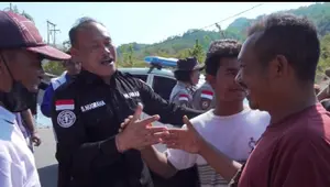 Minim Bantuan, Warga Korban Gempa Adang Rombongan Polisi
