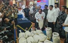 FOTO: TNI AL Gagalkan Distribusi Ilegal Pasir Timah di PIK 2