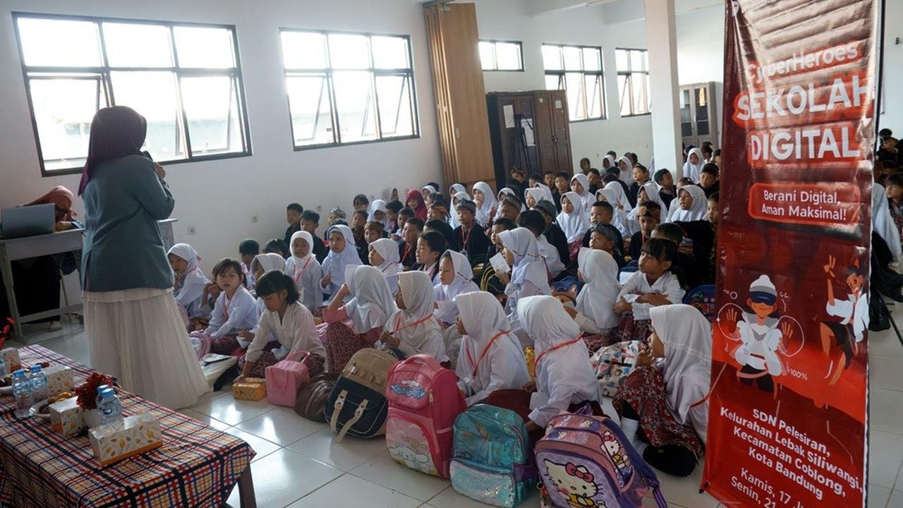 Telkom Gelar 'CyberHeroes: Sekolah Digital'