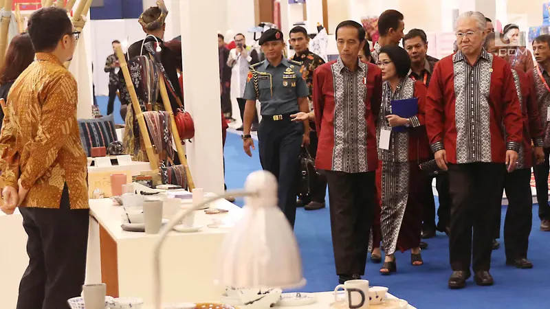 Presiden Jokowi dan Ibu Negara Tinjau Trade Expo 2017
