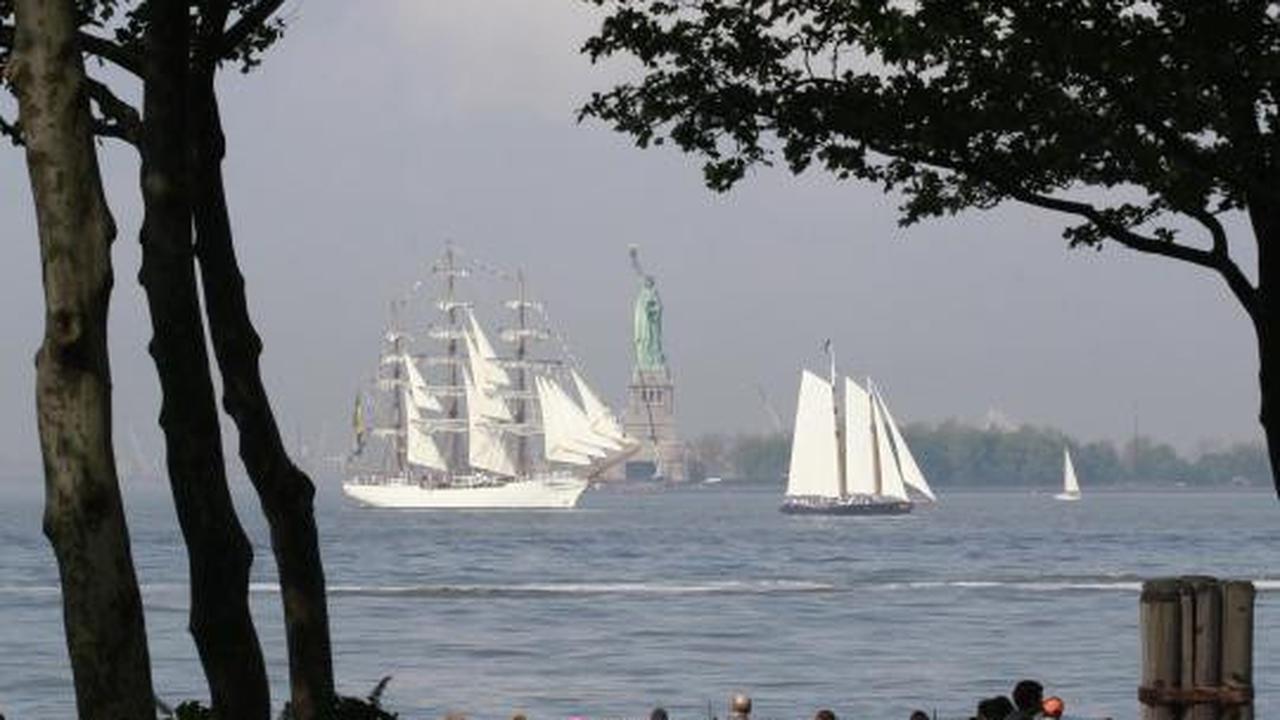 KRI Dewaruci ikut parade kapal perang di New York