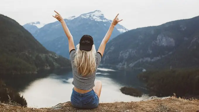 Zodiak suka gunung/copyright Unsplash.com/Becca Tapert