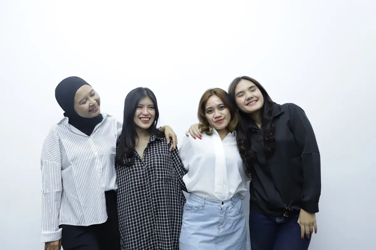 wanita desember sahabat muka dua 2