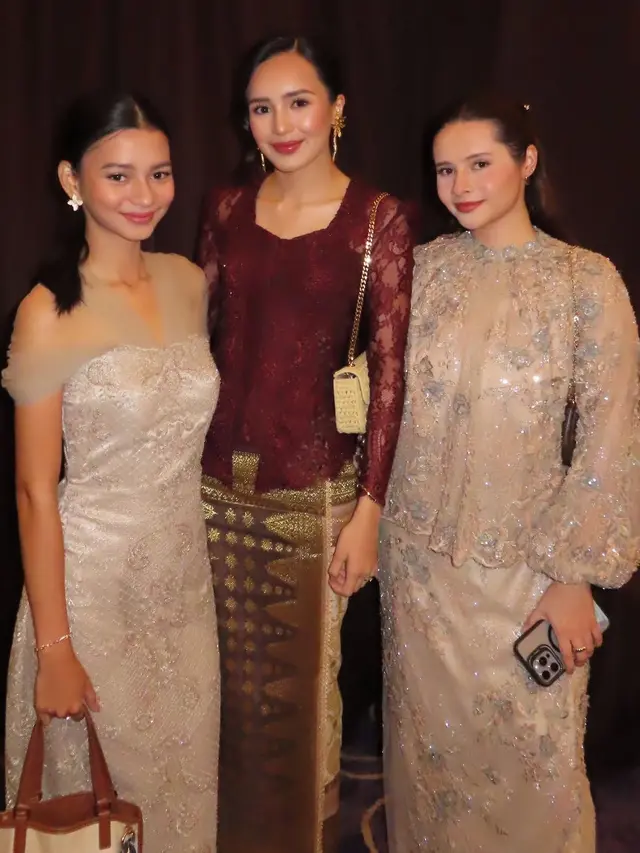 Geng Mermaid Hadir di Pernikahan Syifa Hadju. [@jovitakaren]