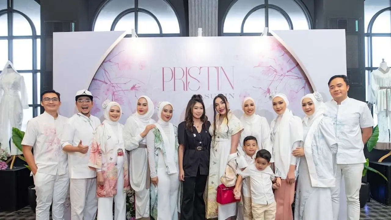 Indra Bekti Hingga Tya Ariestya Ramaikan Peluncuran Koleksi Busana Ramadan dari Surin