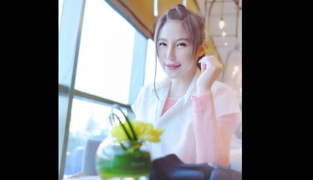 Si cantik Aelke Mariska memiliki wajah yang begitu imut sekalipun kini sudah menginjak usia 27 tahun. (instagram.com/aelke)