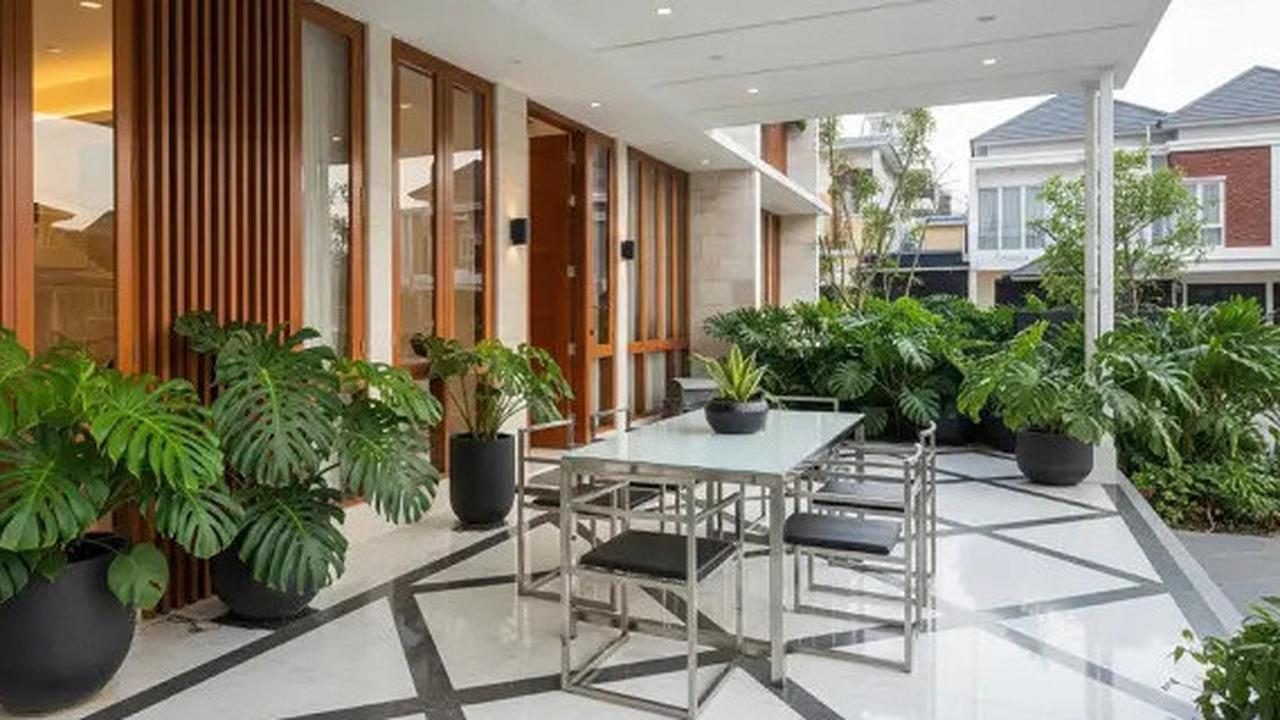 10 Desain Rumah 1 Lantai dengan Teras Depan yang Luas, Solusi Hunian Nyaman dan Estetik