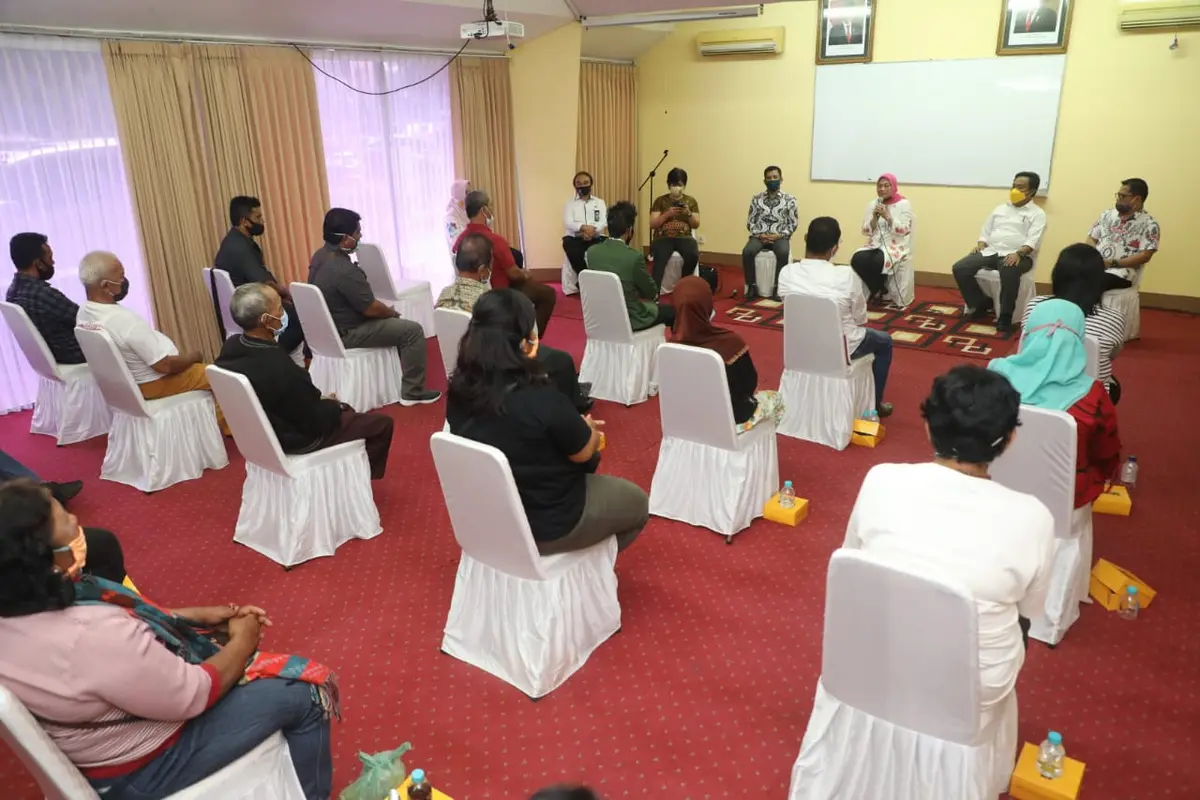 Menaker Ida Terima Keluhan Petani Deli Serdang