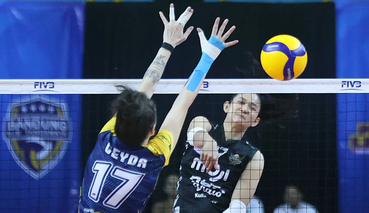 Tim asuhan Danai Sriwatcharamethakul sukses menumbangkan perlawanan sengit Medan Falcons dengan skor 3-1 (25-21, 25-20, 20-25, 25-14). (Dok. PBVSI)