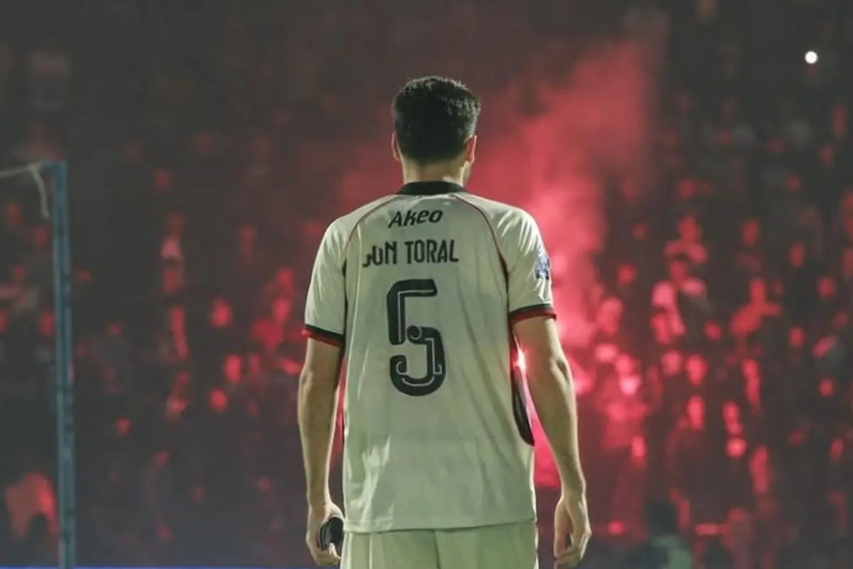 Pemain Persik, Jon Toral