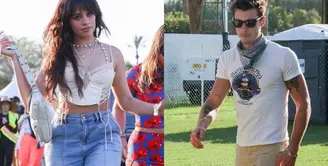 Camila Cabello tampak hadir mengenakan cropped bustier top, celana jeans, serta beberapa aksesori kalung mutiara. [Foto: IG/evashionma].