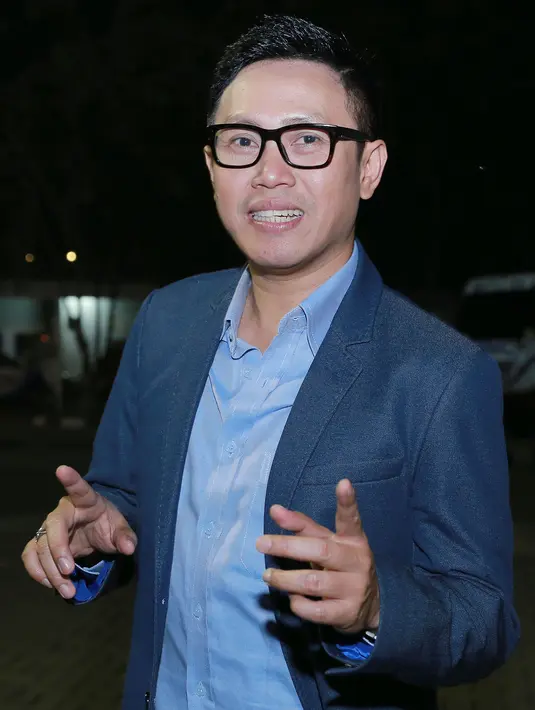 "Pada saat berhenti itu cuma karna sibuk masing-masing. Bukan karena rating turun. Enggak bubar kok, cuma saya, Akrie dan Parto memang punya kesibukan masing-masing," ujar Eko Patrio. (Galih W. Satria/Bintang.com)