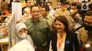 Gubernur DKI Jakarta Anies Baswedan meninjau pameran Jakarta Innovation Day 2022 di Balai Kota DKI Jakarta, Selasa (27/9/2022). Pemerintah Provinsi (Pemprov) DKI Jakarta menggelar Jakarta Innovation Day 2022, dalam ajang pameran innovasi Jakarta terdapat Bioniqa yaitu pohon robot yang mampu mereduksi karbon di udara dan mengubahnya menjadi oksigen. (Liputan6.com/Herman Zakharia)