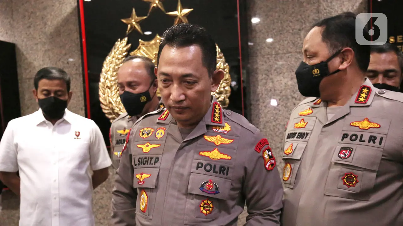 Kapolri Beri Keterangan Terkait Kasus Adu Tembak Anak Buah Ferdy Sambo