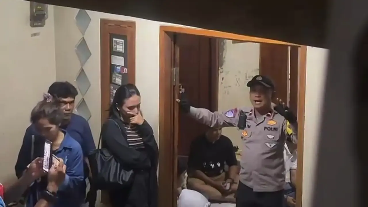 Warga geruduk rumah bos investasi bodong