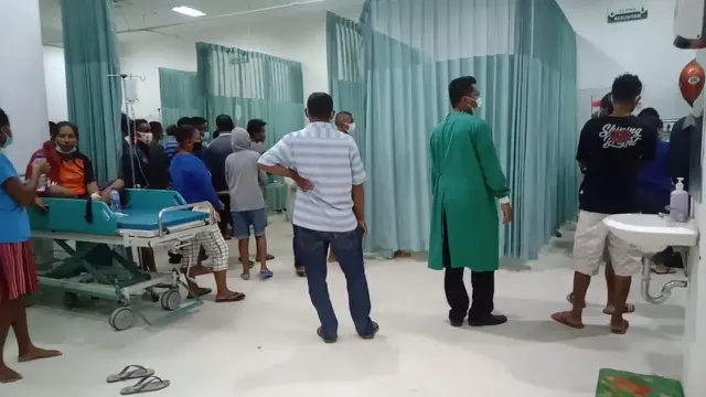 Delapan orang diduga keracunan ikan, masih dirawat di IGD RSUD TC. Hillers Maumere.(Liputan6.com/ Dionisius Wilibardus)