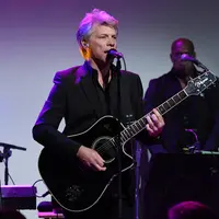 Di akhir tahun 2016, album terbaru Bon Jovi, "This House Is Not for Sale" langsung melejit ke No. 1 chart Billboard dan kemudian terjut ke no. 43. (DIMITRIOS KAMBOURIS / GETTY IMAGES NORTH AMERICA / AFP)