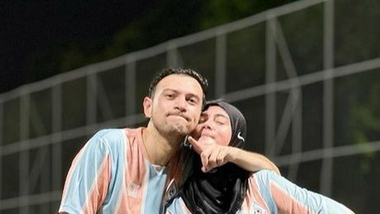 Potret Romantis Rifky Balweel dan Istri yang Jarang Tersorot, Bikin Baper
